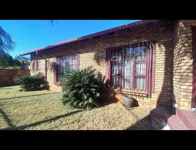3 BEDROOM HOUSE FOR SALE IN PRETORIA GARDENS